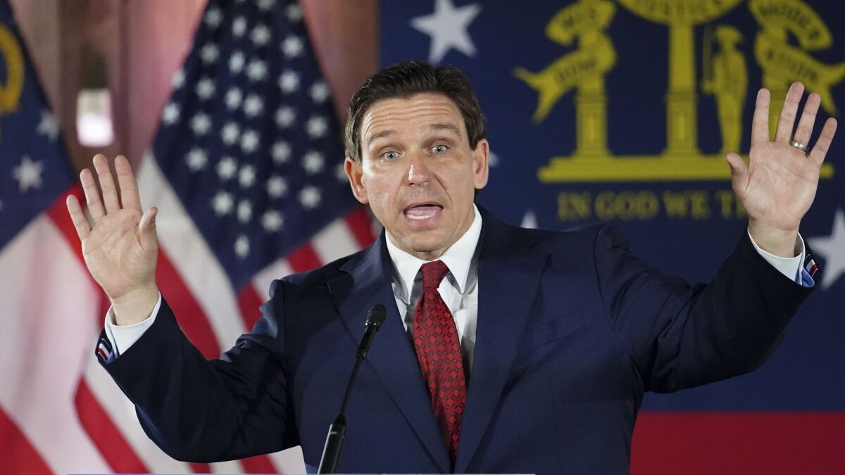 SE SUMAN LOS PROBLEMAS A RON DESANTIS