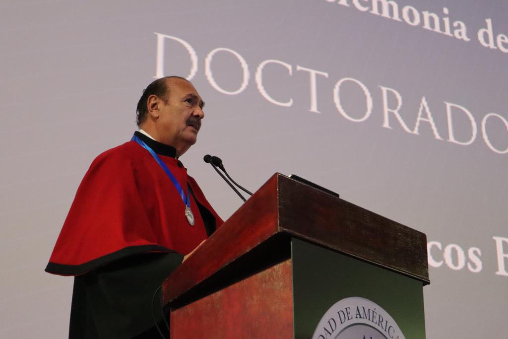 CONCEDEN DOCTORADO HONORIS CAUSA A MARCOS BUCIO
