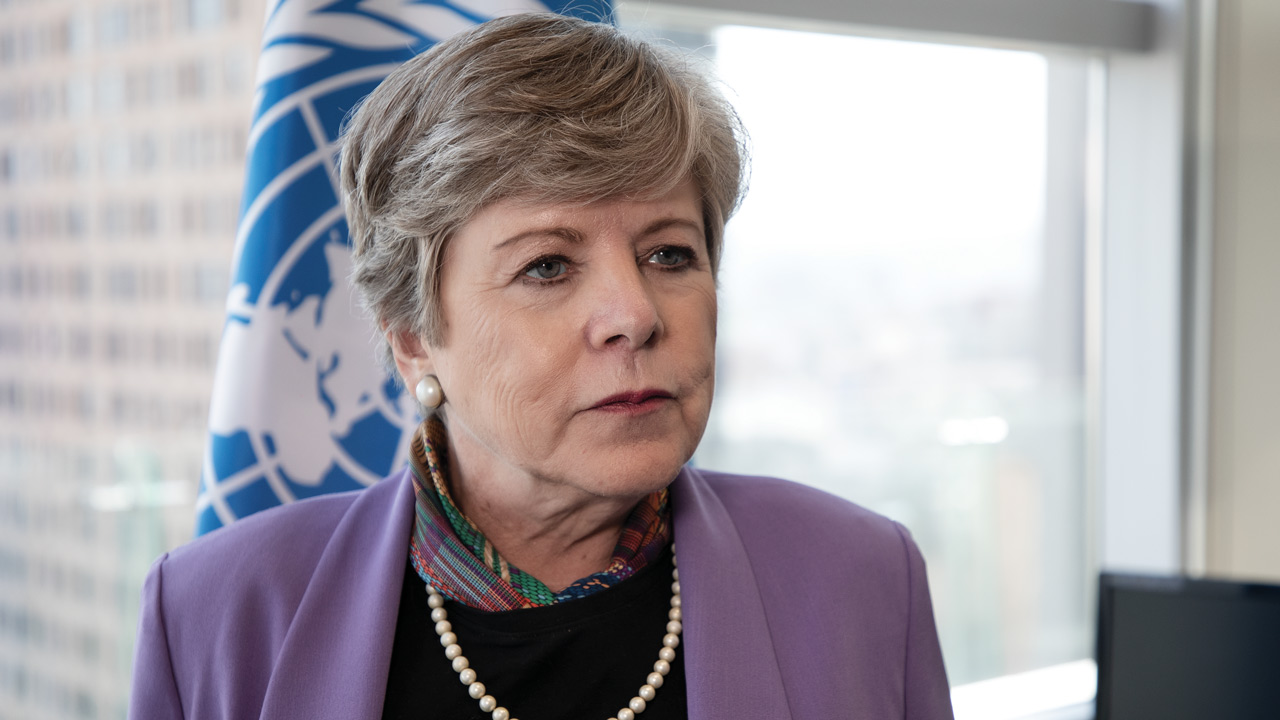 UN ‘TROMPO A LA UÑA’ PARA ALICIA BÁRCENA