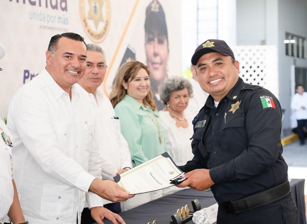 RECONOCE RENÁN BARRERA COMPROMISO DE LOS POLICÍAS MUNICIPALES DE MÉRIDA