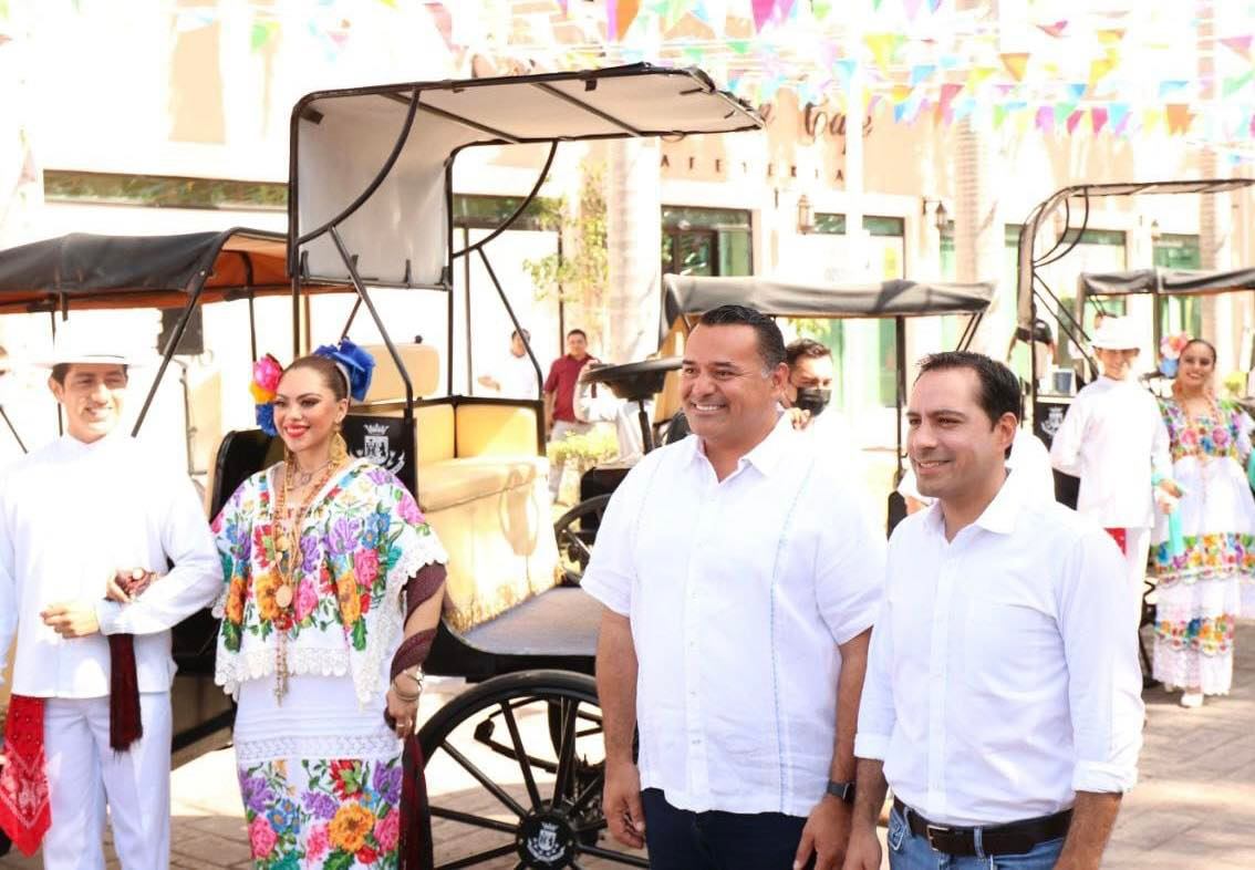 PRESENTAN MAURICIO VILA Y RENÁN BARRERA CALESAS ELÉCTRICAS EN MÉRIDA