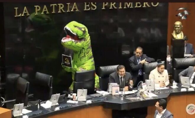 “SOY UN IDEALISTA”: RICARDO MONREAL