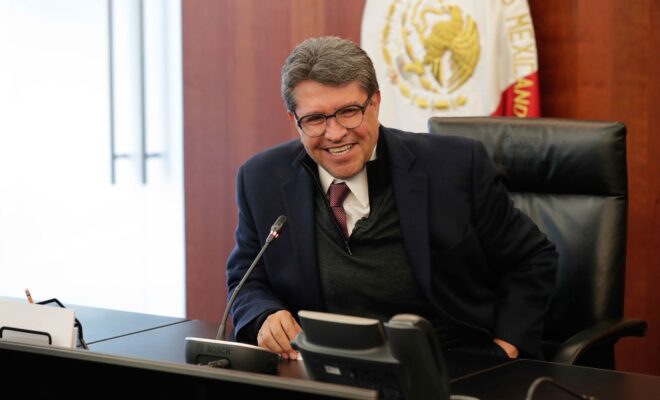 TODOS QUIEREN VER A MONREAL