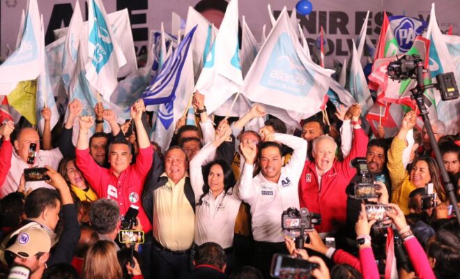 ALEJANDRA DEL MORAL, CONTRA VIENTO Y MAREA