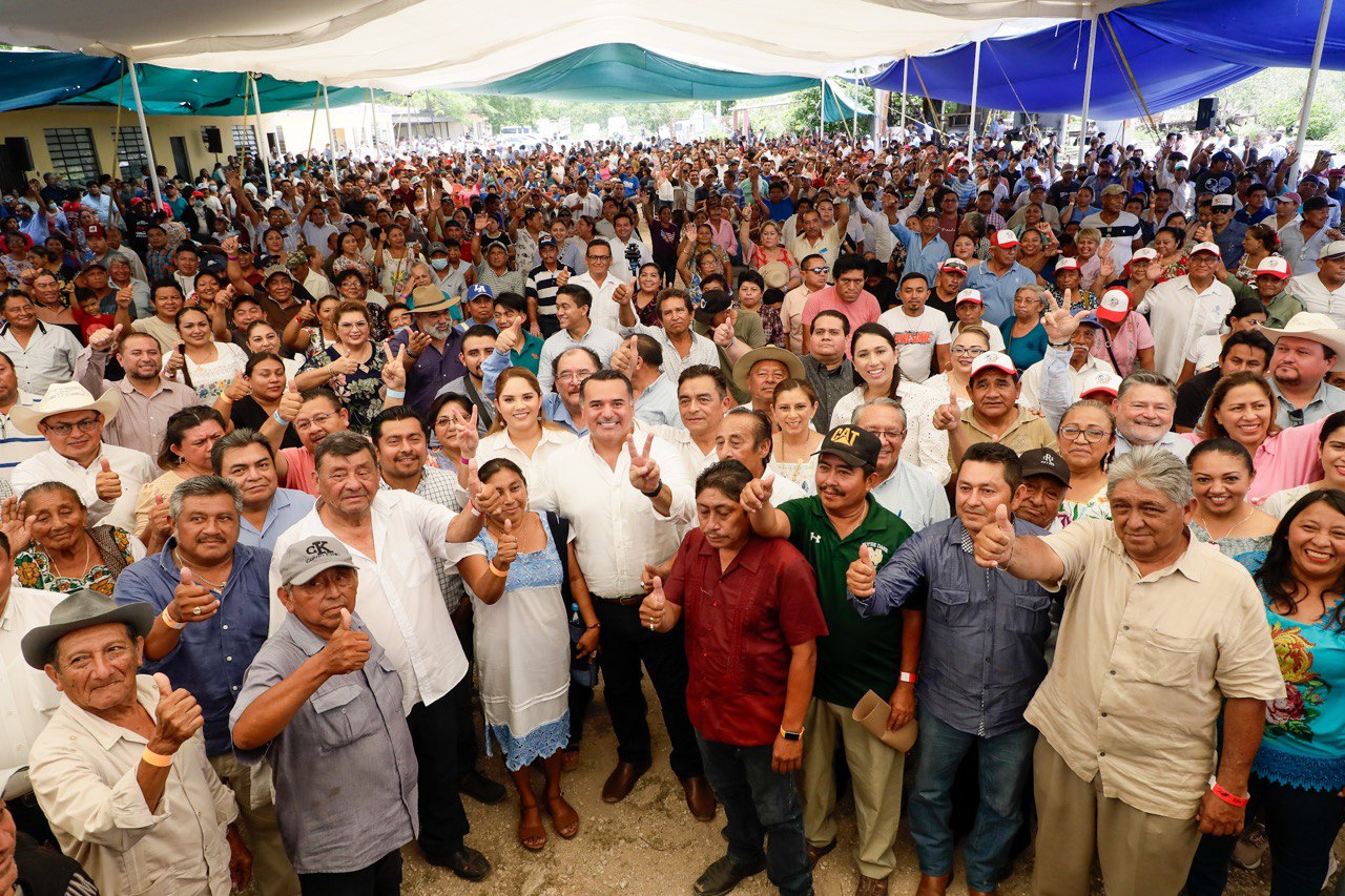 SE REUNIÓ RENÁN BARRERA CON 2 MIL PARCELARIOS Y LÍDERES HENEQUENEROS