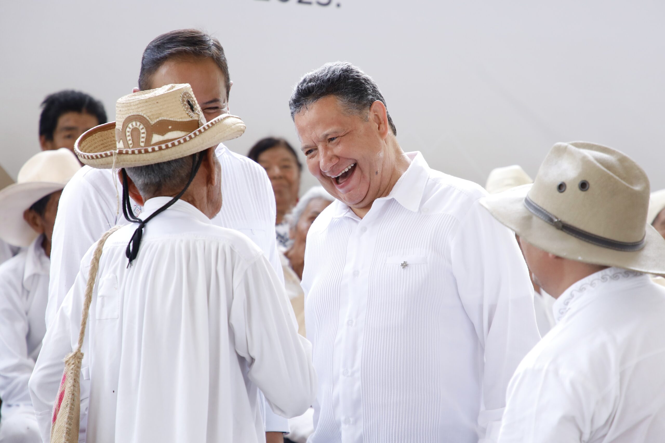 RECONOCE JULIO MENCHACA DERECHOS DE LOS PUEBLOS ORIGINARIOS