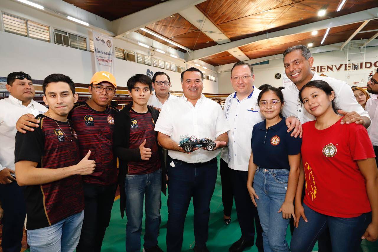 FORTALECE RENÁN BARRERA SISTEMAS DE CONTRALORÍA SOCIAL