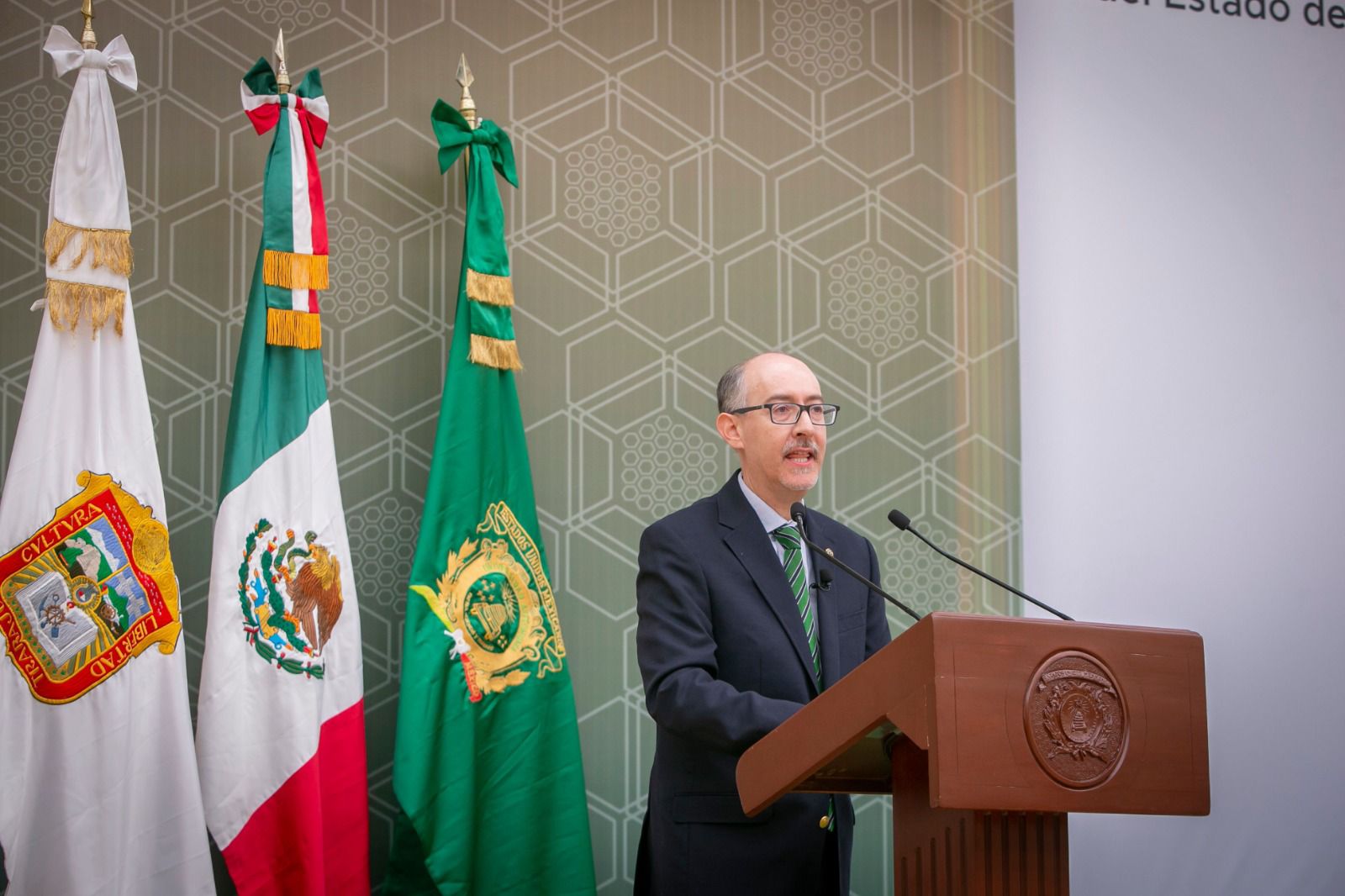 LA UAEM Y SU ENORME COMPROMISO SOCIAL