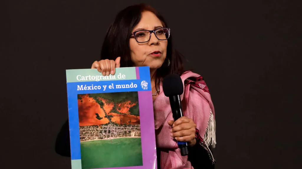 “AHÍ VIENE LA ‘A’, LE SIGUE LA ‘E’…”