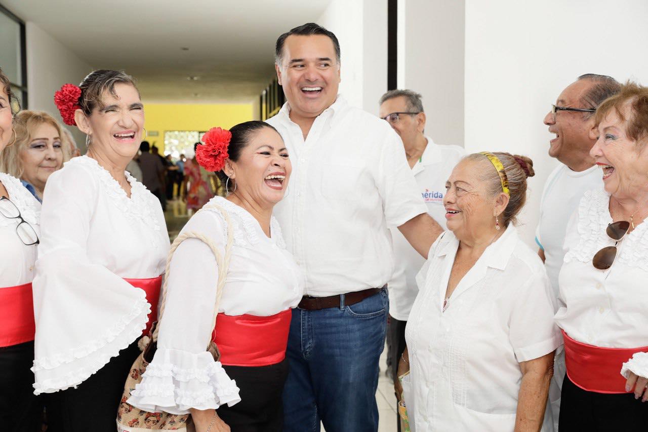 FOMENTA RENÁN BARRERA ESPACIOS DE APRENDIZAJE E INCLUSIÓN PARA LAS PERSONAS MAYORES