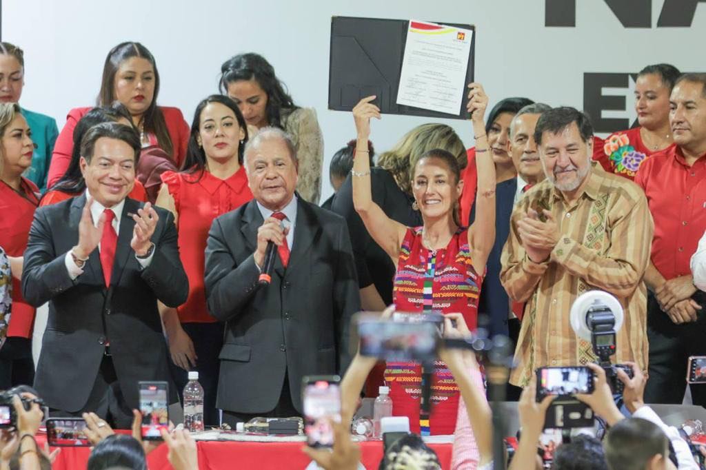 RECIBE CLAUDIA SHEINBAUM CONSTANCIA DEL PT COMO COORDINADORA NACIONAL DE LOS COMITÉS DE DEFENSA DE LA 4T