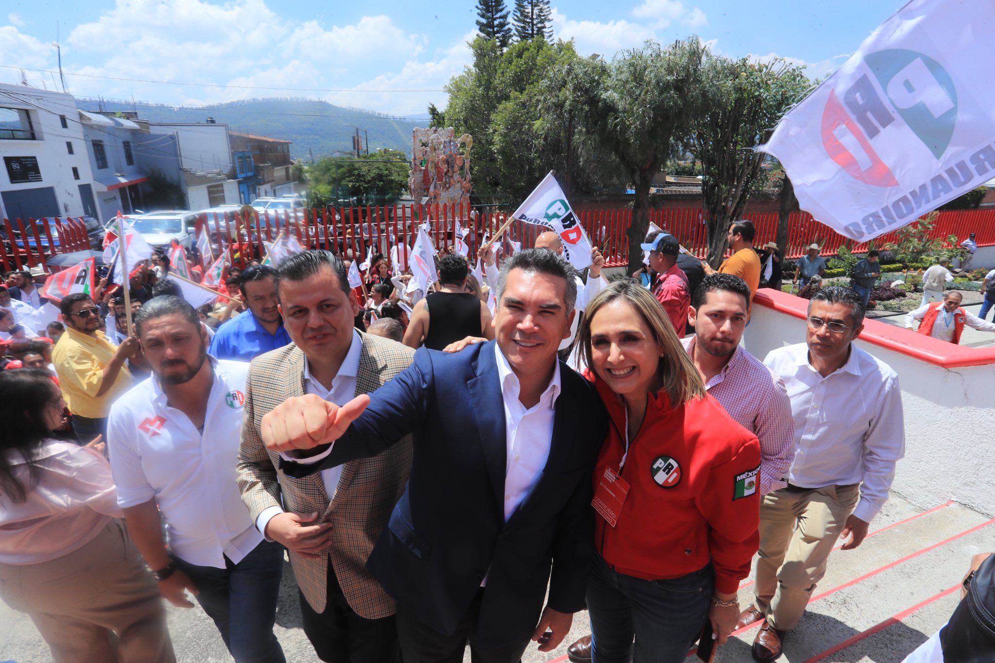 “A XÓCHITL NO LA VAN A DOBLAR, ES UNA MUJER ÍNTEGRA Y HONESTA”: ALEJANDRO MORENO