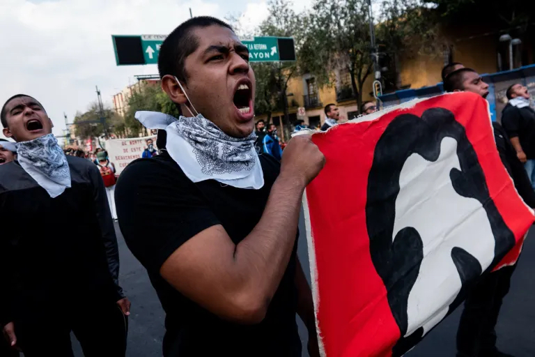 EL 2 DE OCTUBRE, AYOTZINAPA, LOS MIGRANTES, LA VIOLENCIA Y LOS RECUERDOS DEL PORVENIR