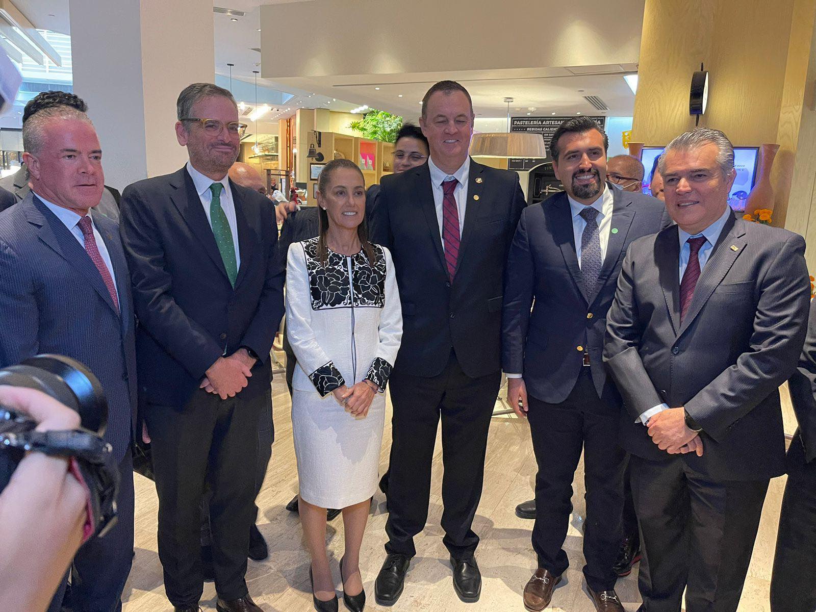 SE REUNIÓ CLAUDIA SHEINBAUM CON MIEMBROS DE CÁMARAS DE COMERCIO INTERNACIONALES