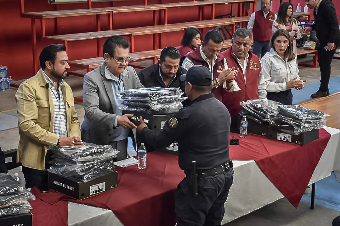 RECIBE MIXQUIAHUALA APOYOS PARA REFORZAR SEGURIDAD PÚBLICA Y SERVICIOS DE SALUD