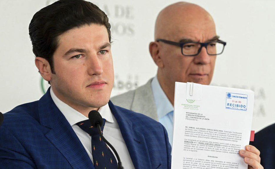 MOVIMIENTO CIUDADANO, A ESCENA