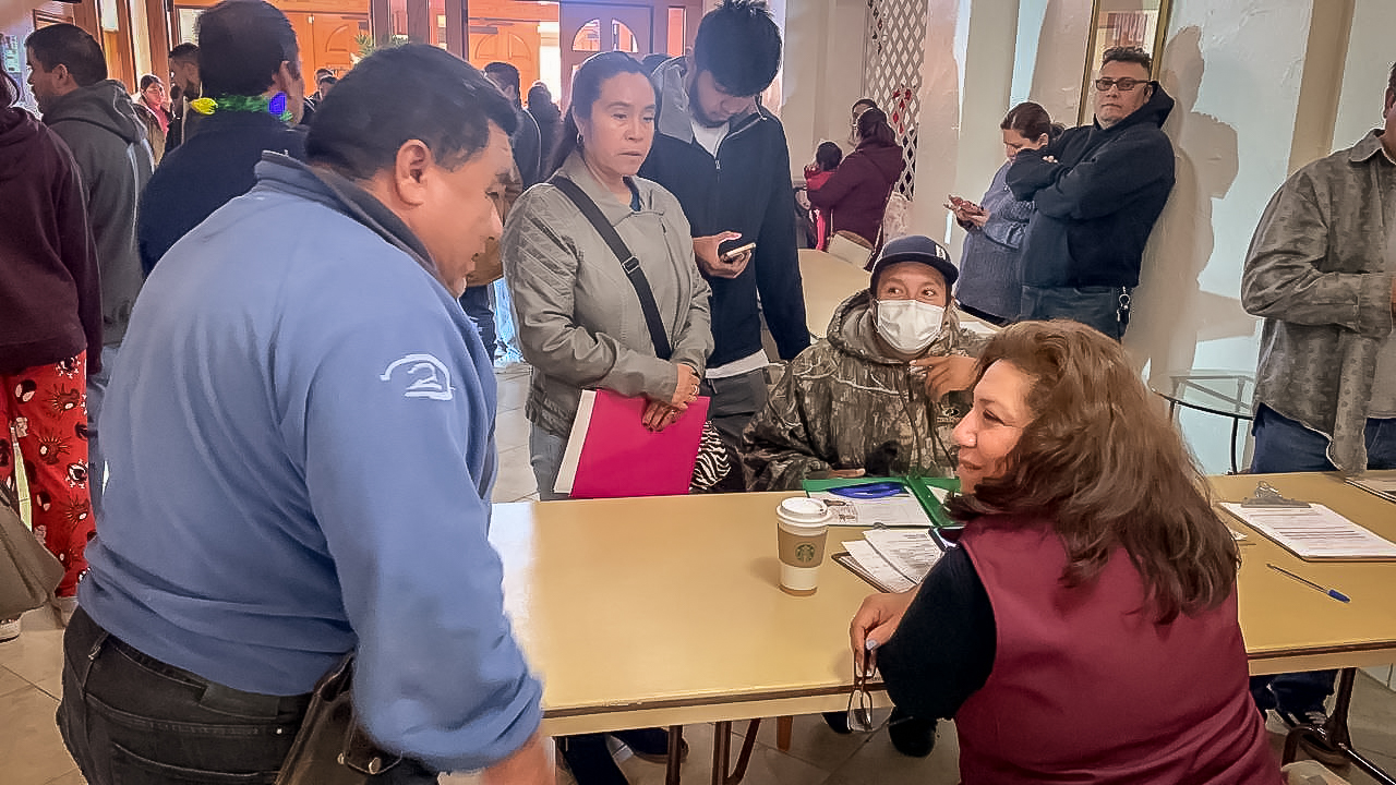 ATIENDE GOBIERNO DE HIDALGO NECESIDADES DE LA COMUNIDAD MIGRANTE