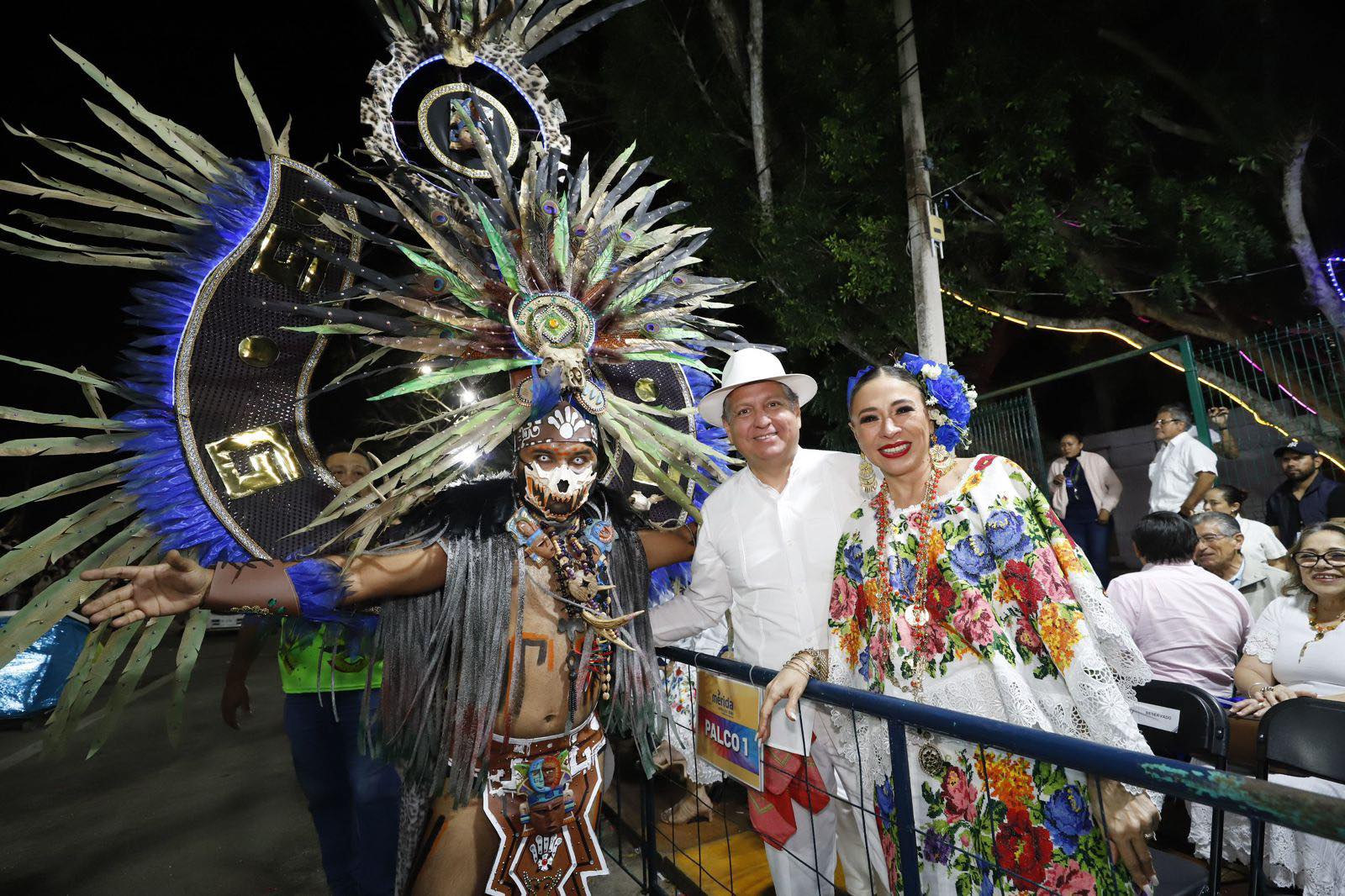 ‘CIUDAD CARNAVAL’ SE LLENA DE COLOR CON EL TRAIDICIONAL DESFILE DEL LUNES REGIONAL