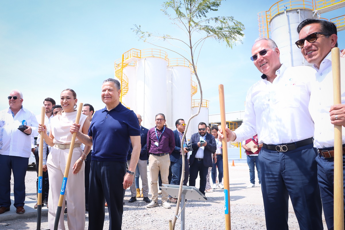 INAUGURA JULIO MENCHACA PLANTA INDUSTRIAL DE ISQUISA