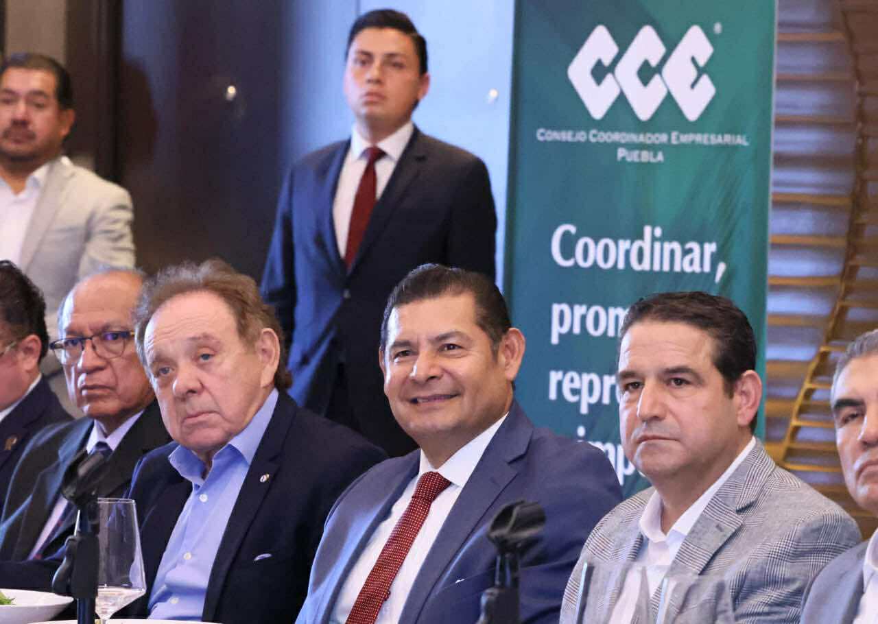 “GOBIERNO Y EMPRESARIOS CONSOLIDAREMOS EL DESARROLLO DE PUEBLA”: ALEJANDRO ARMENTA