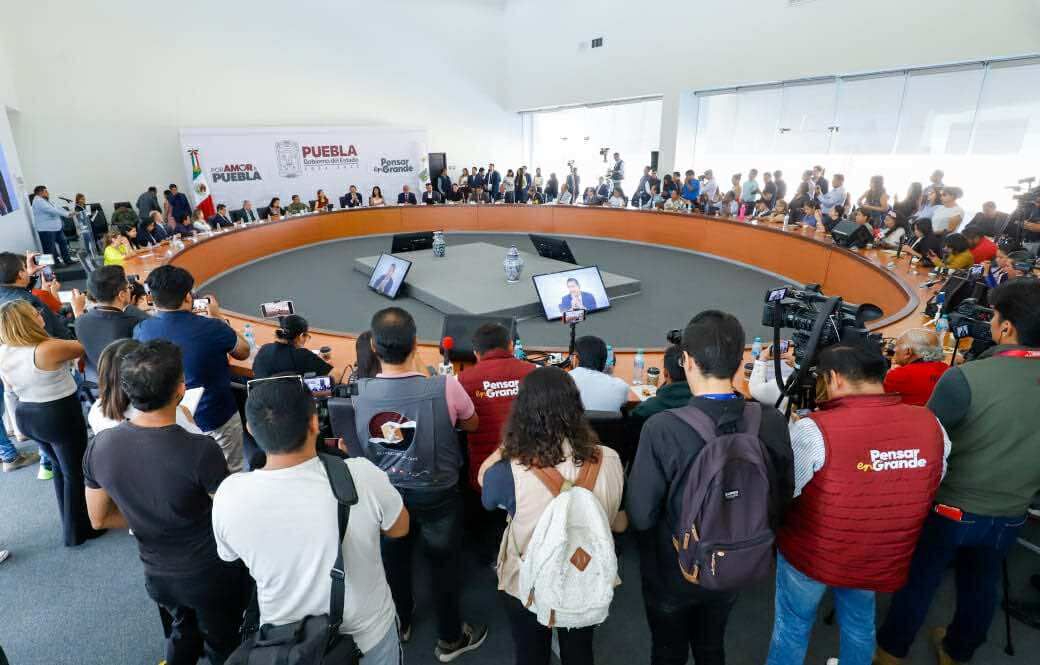 “PUEBLA REQUIERE DE MEGAOBRAS, NO MEGASAQUEOS… MEGAOBRAS, NO MEGADEUDAS”: ALEJANDRO ARMENTA