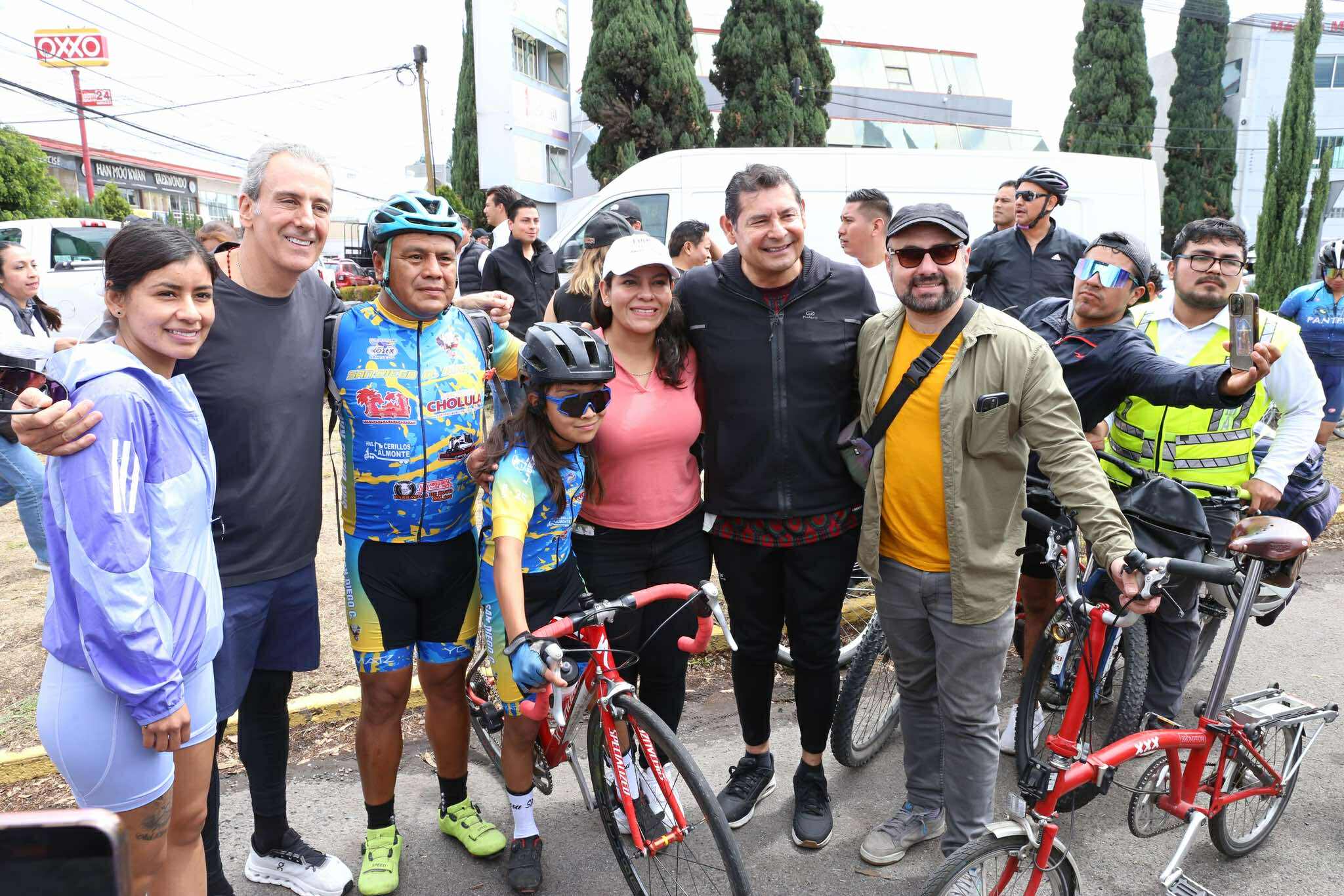 “POR LAS FAMILIAS POBLANAS VAMOS POR LA VÍA RECREATIVA METROPOLITANA TODOS LOS DOMINGOS”, ALEJANDRO ARMENTA