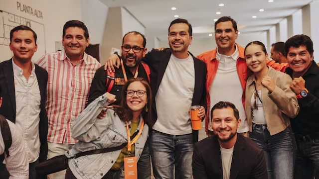 EL IMPULSO FICTICIO DE MORENA A MC