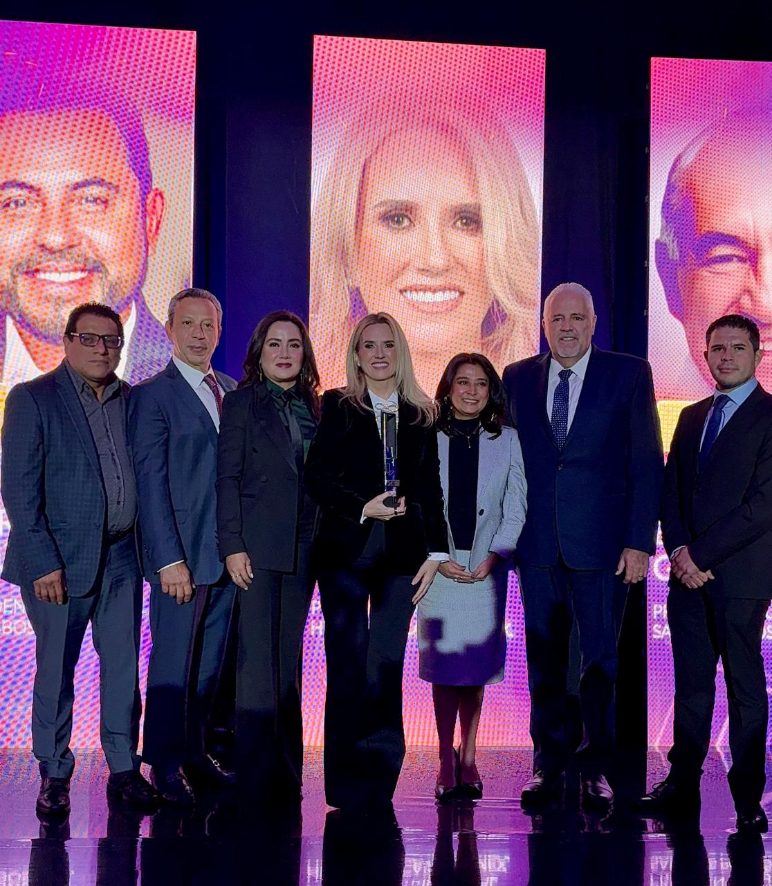 RECIBE ROMINA CONTRERAS DISTINTIVO LIDERA POR SISTEMA MUNICIPAL DE EMERGENCIAS 24/7 Y CENTRO DE JUSTICIA CÍVICA