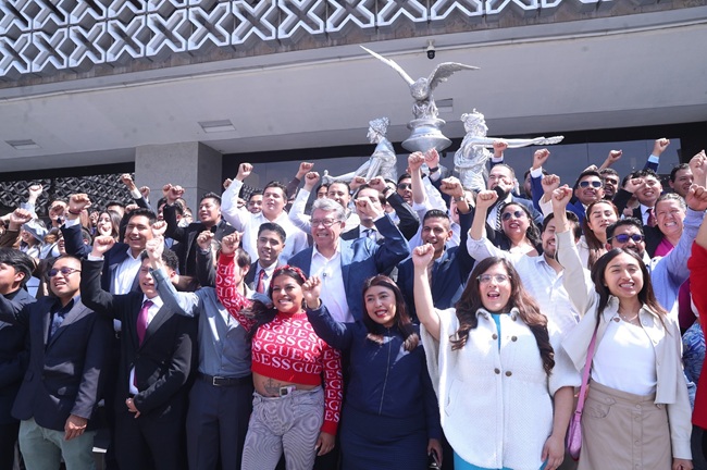 “LA PRESIDENTA, COMO JEFA DE ESTADO, NECESITA DE LÍDERES QUE DEFIENDAN AL PAÍS”: RICARDO MONREAL