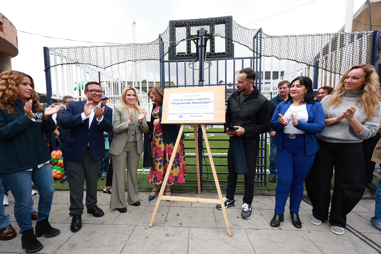 ENTREGA HUIXQUILUCAN REHABILITACIÓN DE CANCHA DE FUTBOL Y JUEGOS INFANTILES DE LA EXPLANADA MUNICIPAL