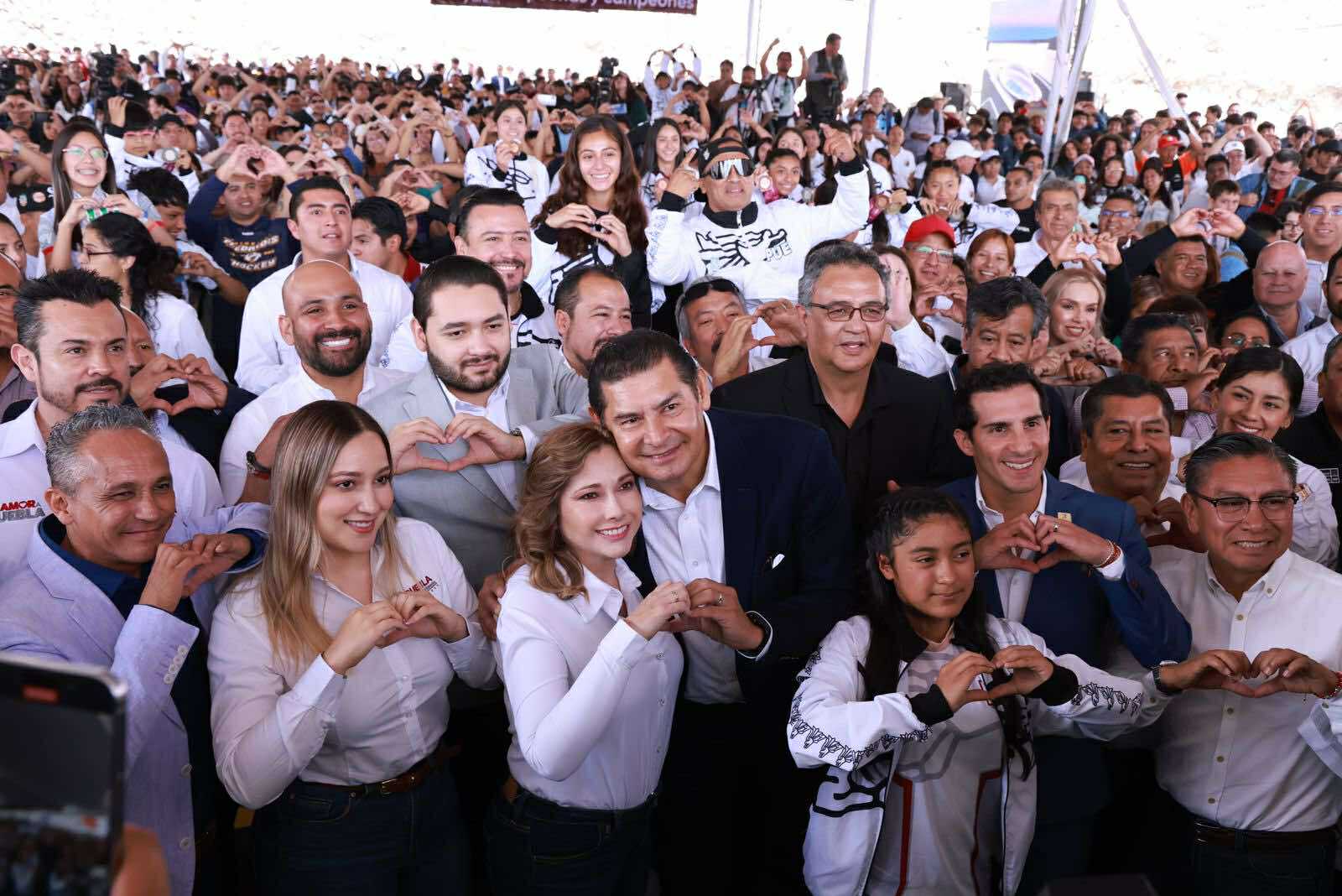 RECONOCE ROMMEL PACHECO QUE EN PUEBLA SE HACEN LAS COSAS BIEN AL ARRANCAR CONSTRUCCIÓN DE LA UNIVERSIDAD DEL DEPORTE