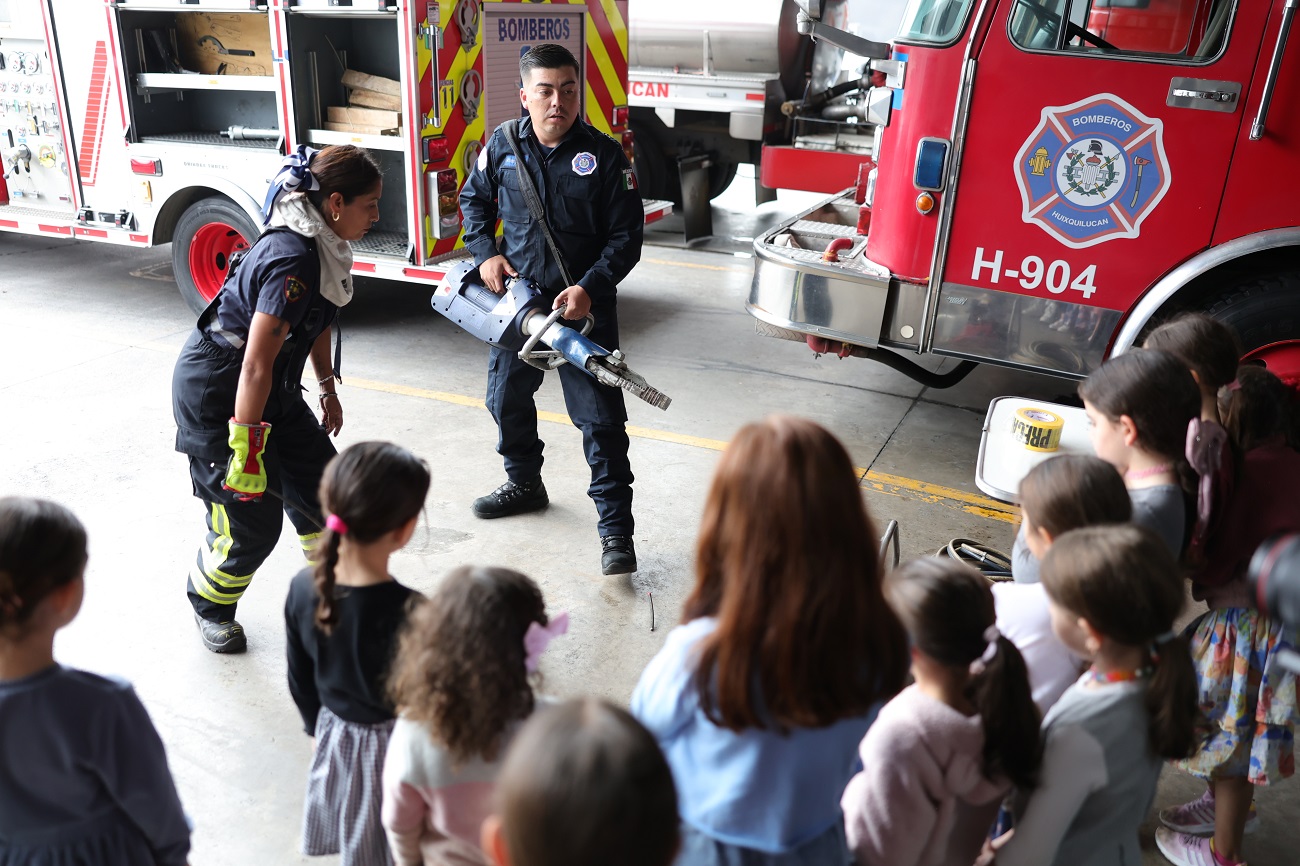 NIÑAS Y NIÑO DE HUIXQUILUCAN SE CONVIERTEN EN ‘BOMBEROS POR UN DÍA’