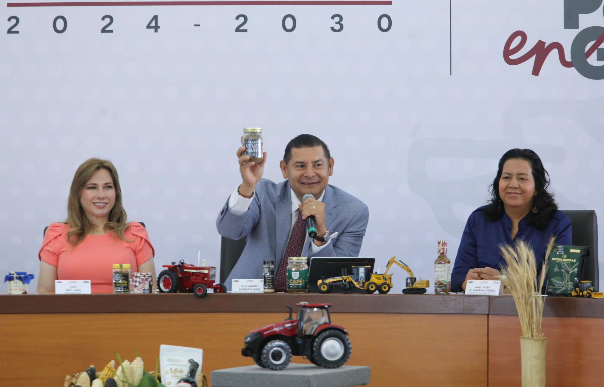 “CON SEGURIDAD, INFRAESTRUCTURA Y APOYO AL CAMPO, PUEBLA CONSTRUYE RIQUEZA COMUNITARIA”: ALEJANDRO ARMENTA