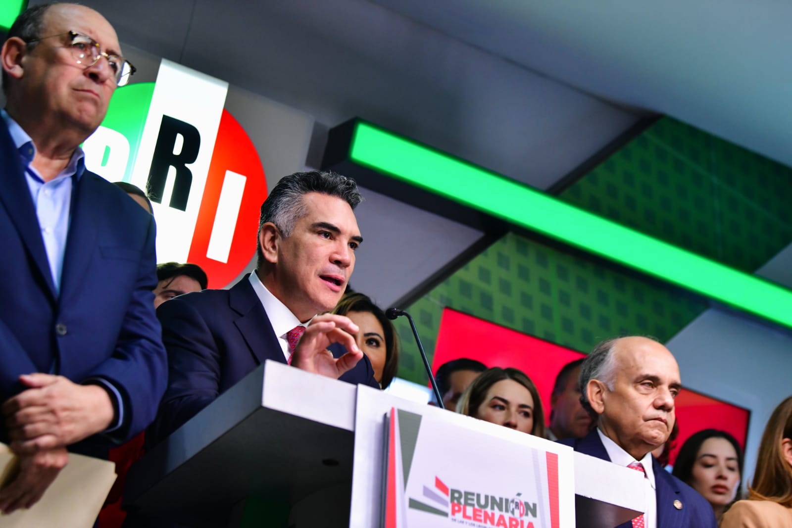 DENUNCIA ALEJANDRO MORENO ANTE LA FGR A FERNÁNDEZ NOROÑA Y EMILIANO GONZÁLEZ