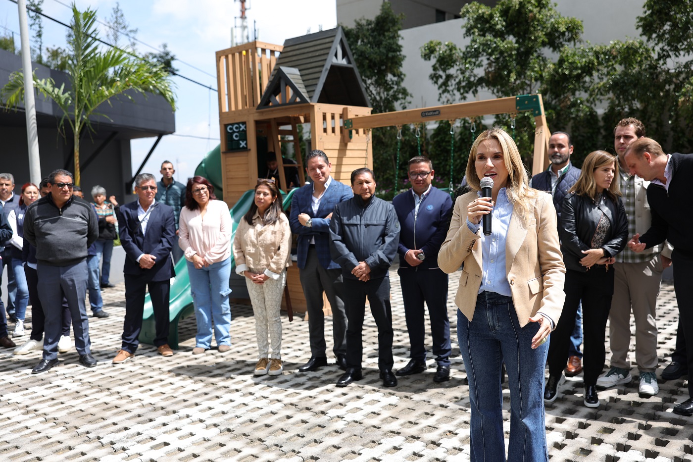 ENTREGA HUIXQUILUCAN PARQUE RECREATIVO PARA LA SANA CONVIVENCIA DE FAMILIAS DE EL OLIVO