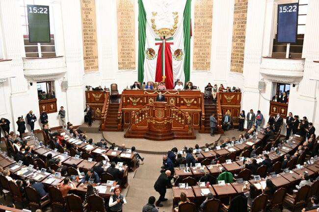 EL CONGRESO DE LA CDMX QUIERE SACAR A LOS PERIODISTAS