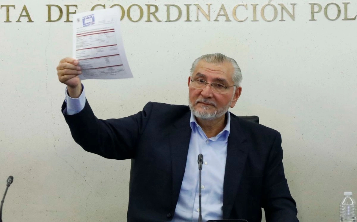 ¿UN CIUDADANO Y EXFUNCIONARIO MODELO?