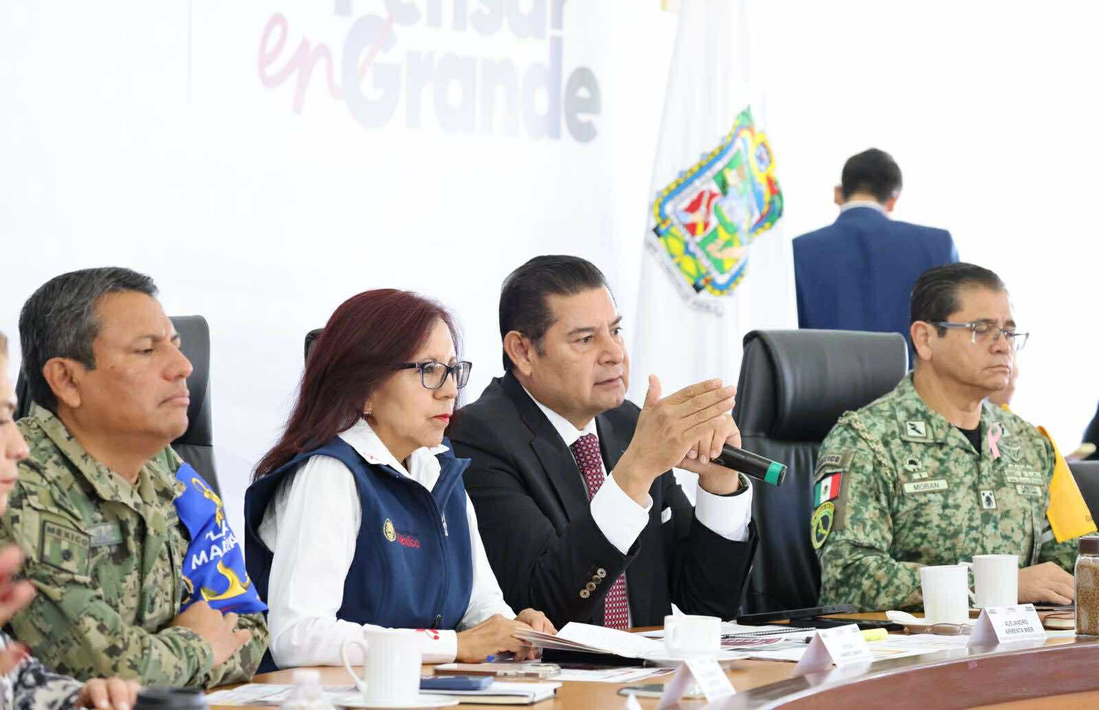 “REFRENDAMOS ATENCIÓN PERMANENTE EN LA SIERRA NORTE; NINGÚN MUNICIPIO SE QUEDARÁ SIN APOYO”: ALEJANDRO ARMENTA