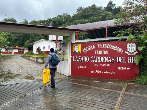 GOBIERNO ESTATAL INICIA EVALUACIÓN DE DAÑOS EN INFRAESTRUCTURA EDUCATIVA POR LAS LLUVIAS EN LA SIERRA NORTE