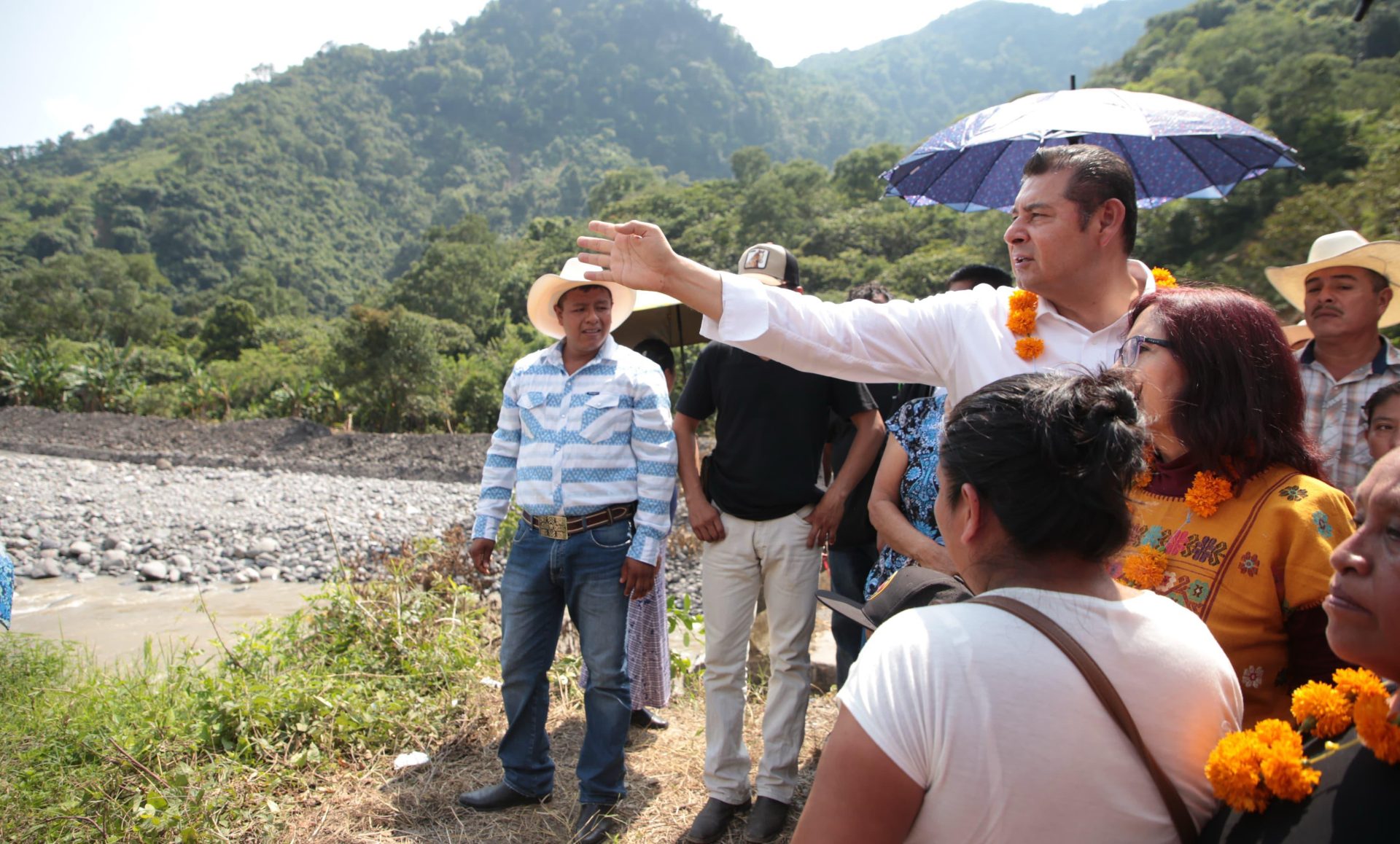 “RECONSTRUCCIÓN DE JOPALA Y ZIHUATEUTLA SERÁ CON PARTICIPACIÓN DE LOS TRES ÓRDENES DE GOBIERNO”: A. ARMENTA