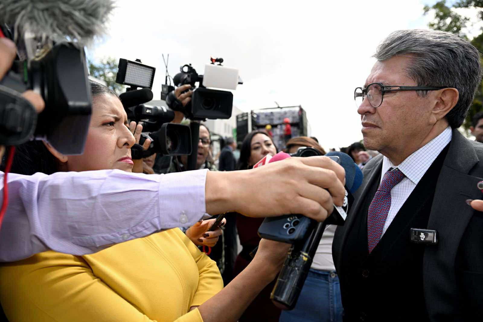 “SE REVISARÁN LINEAMIENTOS Y ORDENAMIENTOS PARA HACER EFECTIVA PRESENCIA DE DIPUTADOS EN DISCUSIÓN Y APROBACION DE LEYES”: R. MONREAL