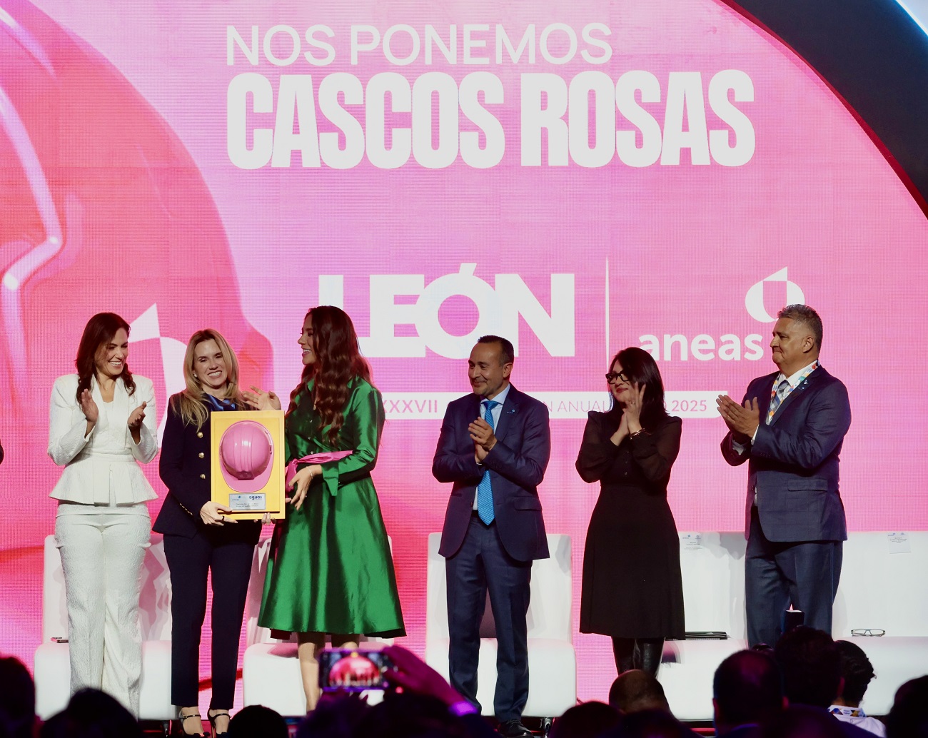 PREMIAN A HUIXQUILUCAN POR IMPULSAR LA PARTICIPACIÓN DE LAS MUJERES EN EL SECTOR HÍDRICO