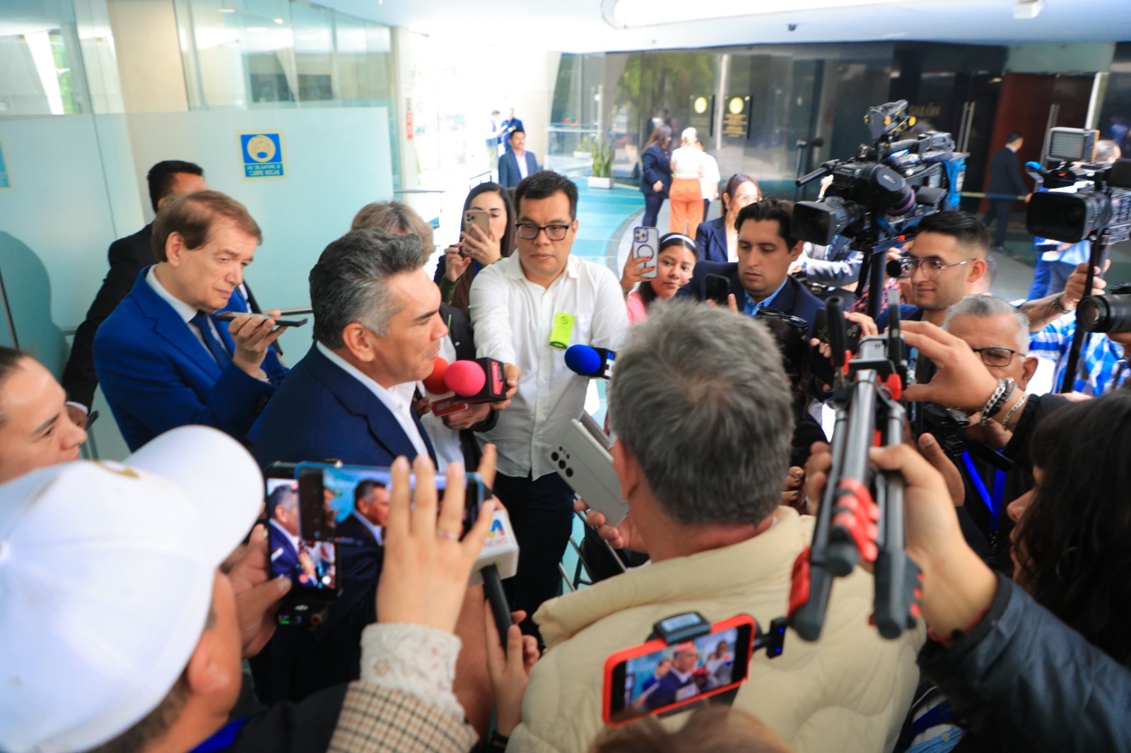 “GOBIERNO PRETENDE UN GOLPE JURÍDICO-POLÍTICO EN LA FGR; BUSCAN QUEDARSE CON ELLA”: ALEJANDRO MORENO