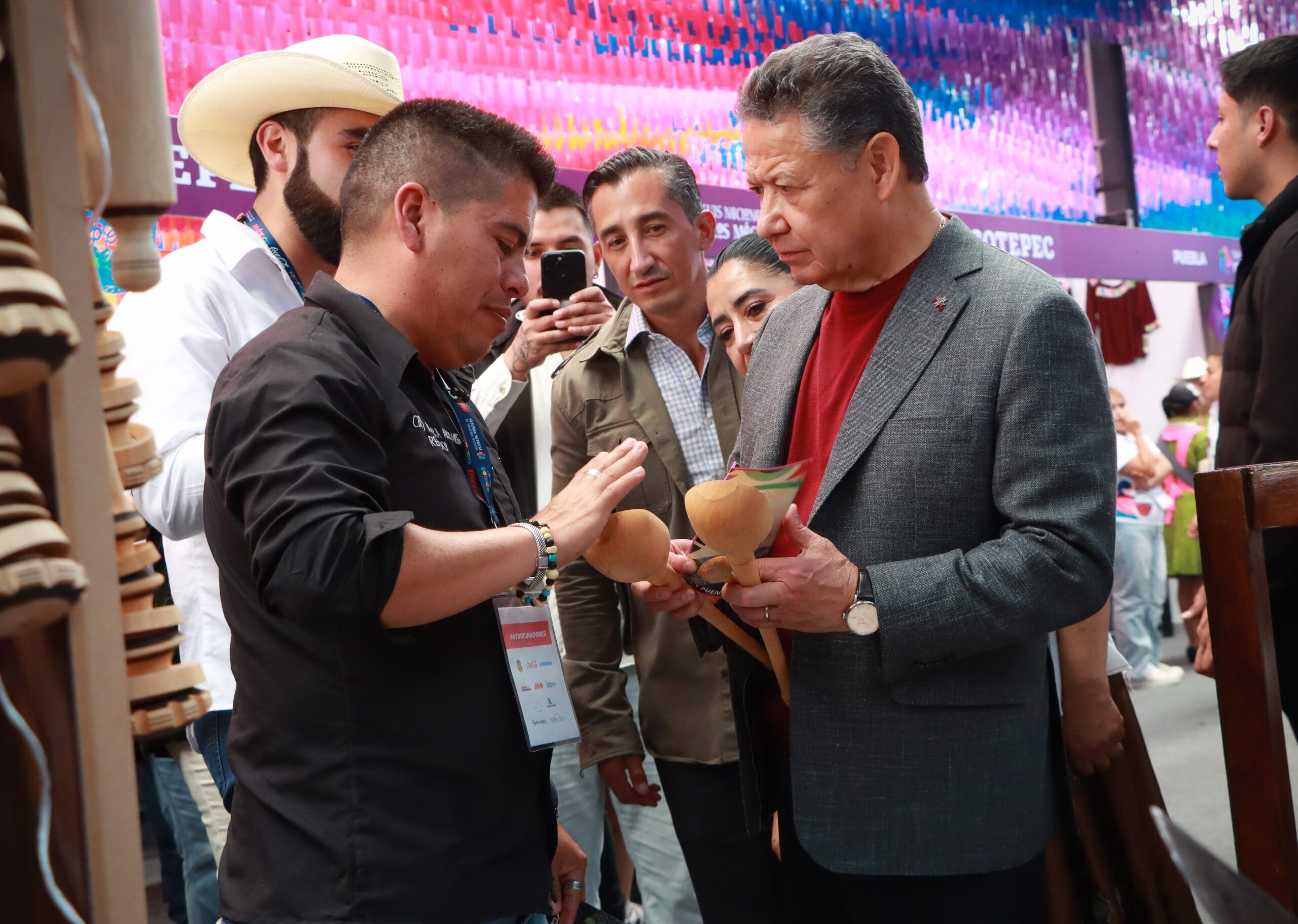 ARTESANO DE ACTOPAN, HIDALGO SE CORONA EN CERTAMEN NACIONAL DE NACIMIENTOS MEXICANOS