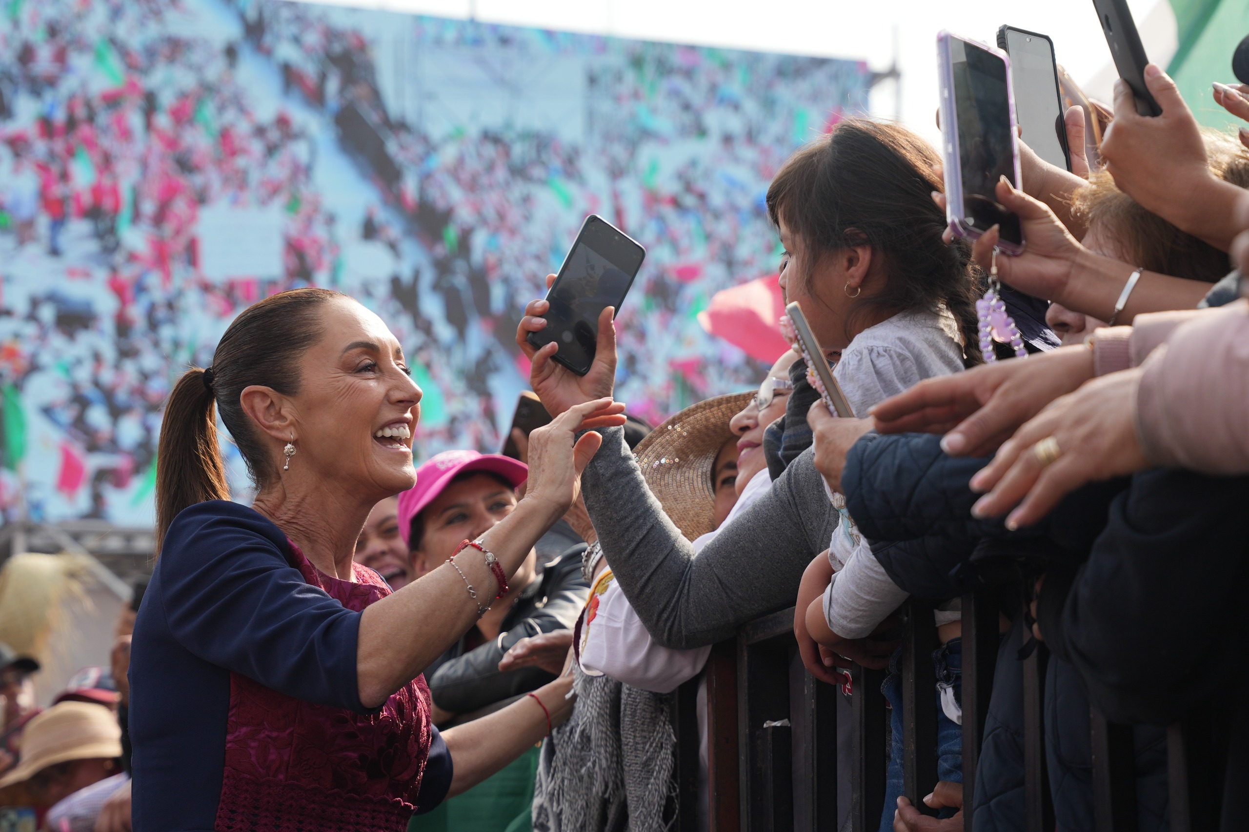 “MÉXICO AVANZA CON DIGNIDAD, CON JUSTICIA, CON UNIDAD Y CON LA FUERZA INVENCIBLE DE SU PUEBLO”: CLAUDIA SHEINBAUM