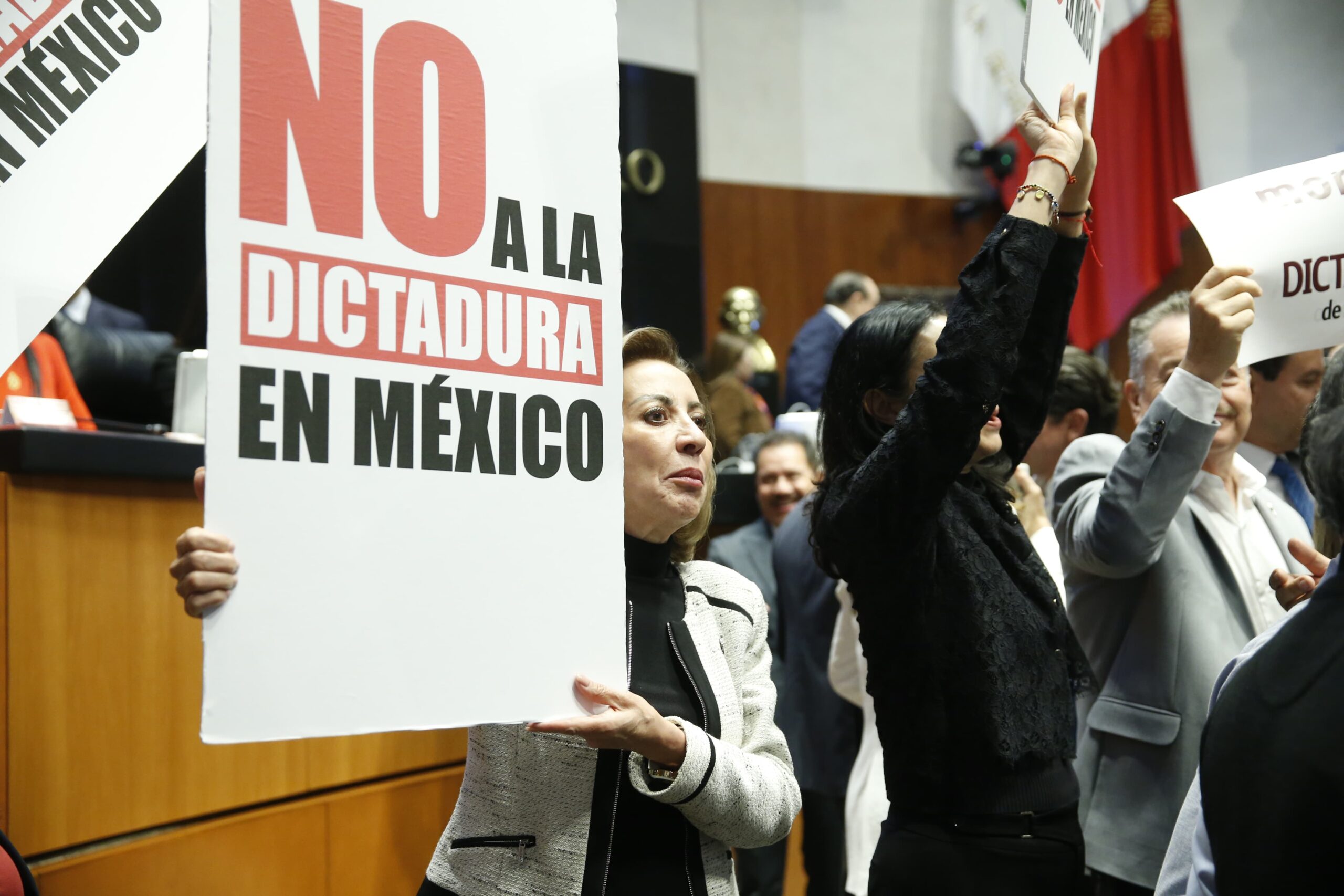 EL LADO INCORRECTO DE LA HISTORIA