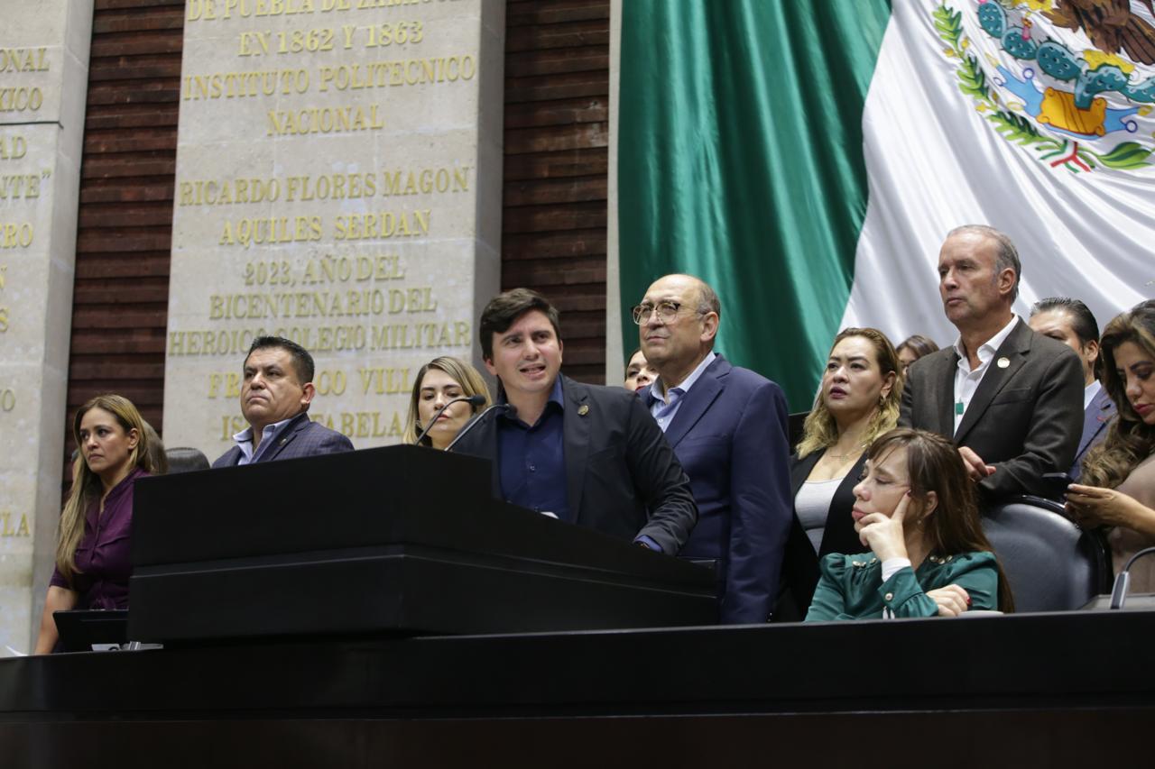 APRUEBAN GOBIERNO INTRUSIVO Y ABUSIVO