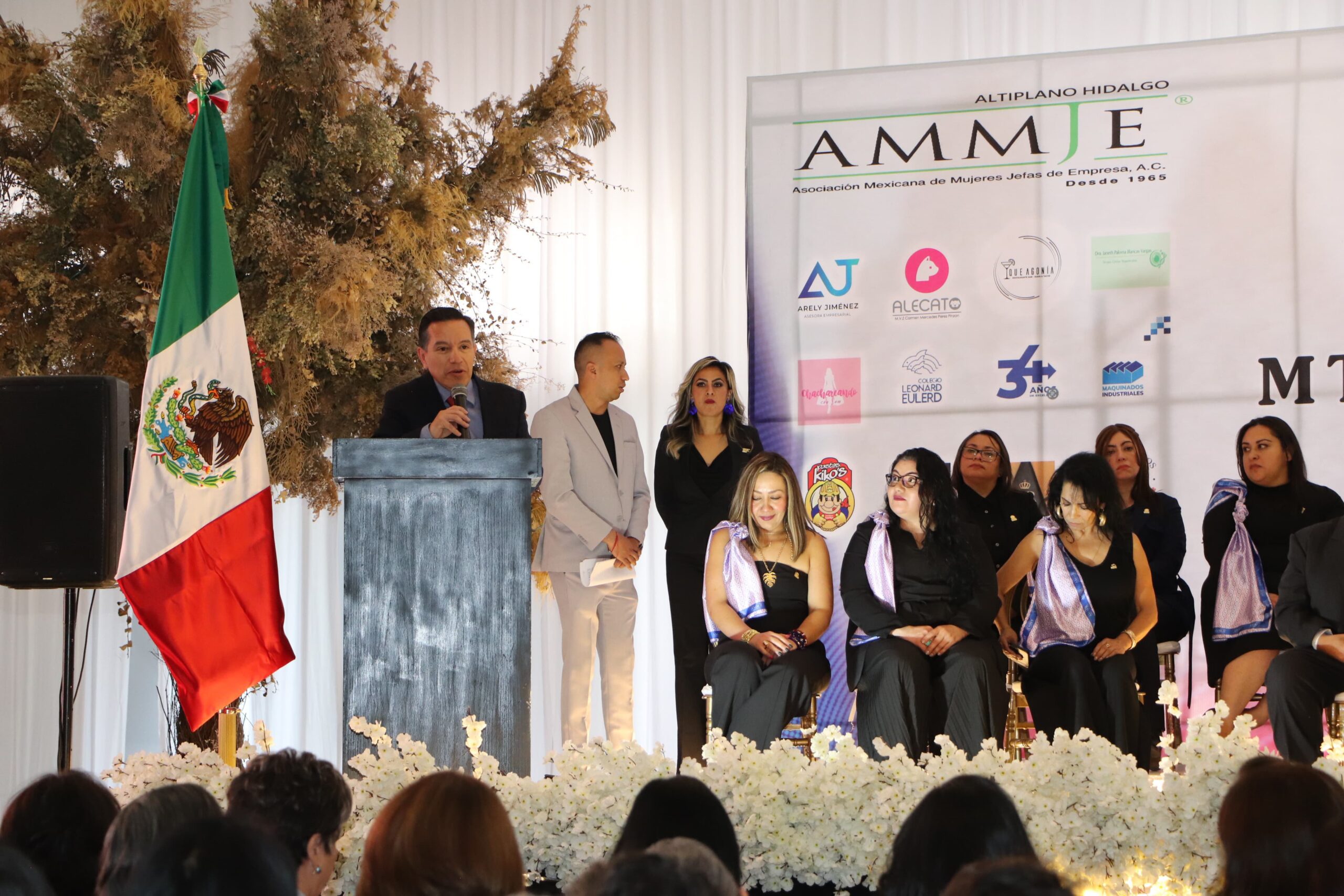 “PARTICIPACIÓN DE LAS MUJERES NO ES OPCIONAL NI COMPLEMENTARIA, ES FUNDAMENTAL”: CARLOS HENKEL