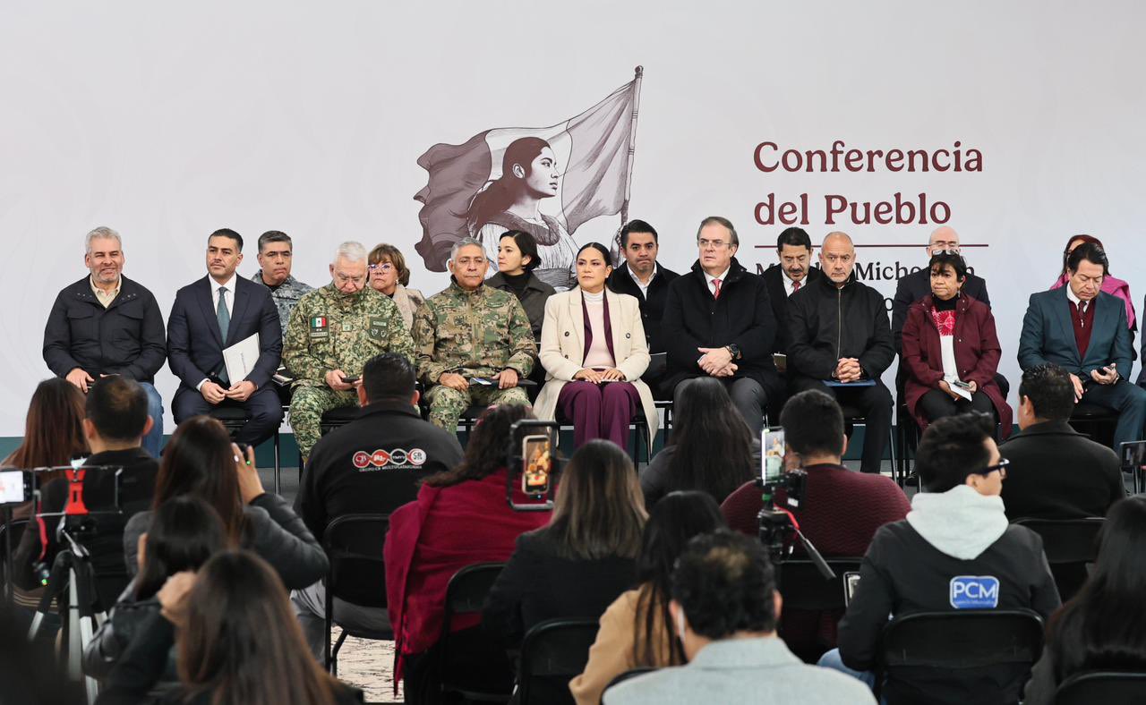 BENEFICIA TIANGUIS DEL BIENESTAR A 25 MIL PERSONAS Y SE INTERCAMBIAN 213 ARMAS EN MUNICIPIOS DE MICHOACÁN