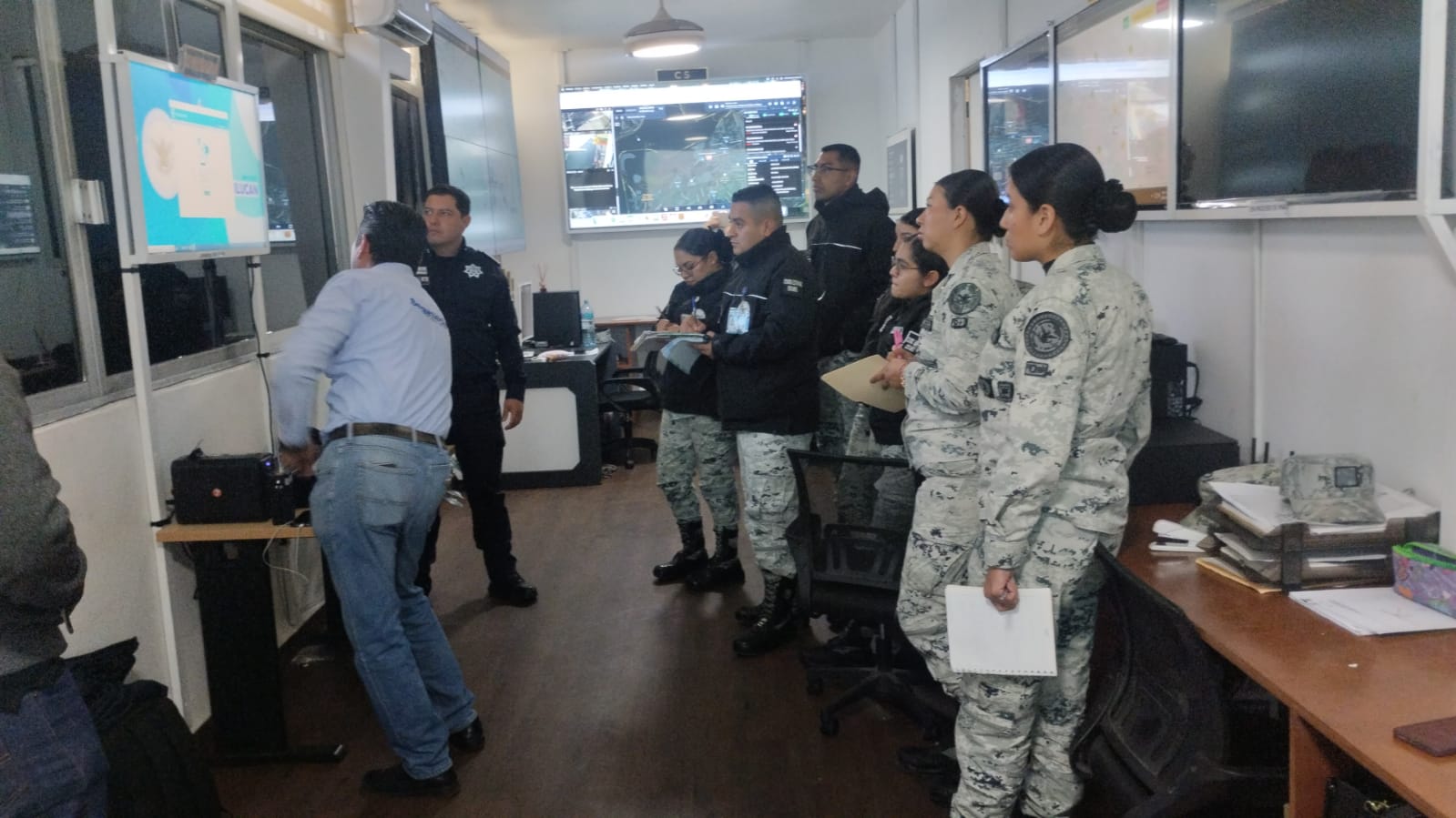 INSTALA GN SISTEMAS DE MONITOREO EN LOS CENTROS DE MANDO DE HUIXQUILUCAN PARA FORTALECER LA ESTRATEGIA DE SEGURIDAD